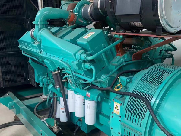 栾川更换100kW柴油发电机组机油时，需要注意哪些事项？