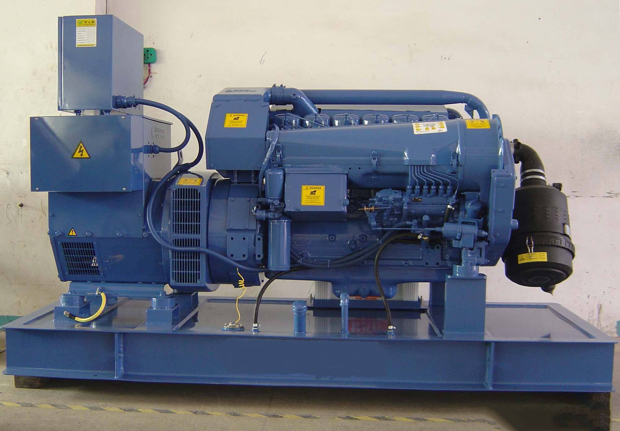 栾川汽油发电机组冬季启动前,电瓶需要做哪些检查和维护?