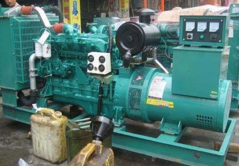 栾川冬季启动柴油发电机时,如何避免电瓶过度放电?